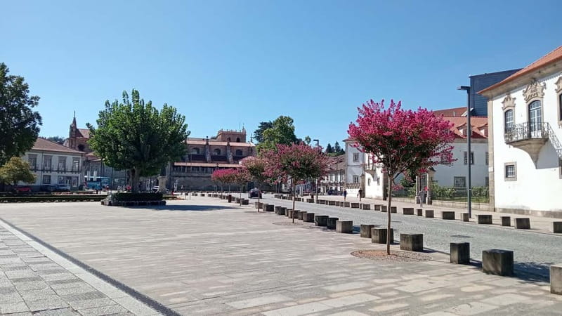 LAMEGO: Gastronomy and History of the City on Foot 3H - Lunch Break and Free Time in Lamego