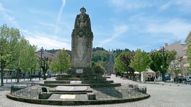 LAMEGO: Walking tour of the city center 2H - Visiting Castelo de Lamego: Scenic Views and Guided Tour