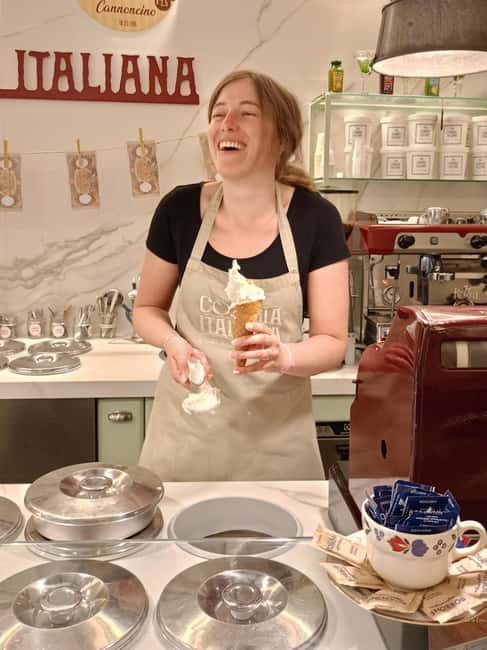 Lamezia Terme: ITALIAN GELATO & CONES EXPERIENCE - The Vintage Setting of Coneria Italiana in Lamezia Terme