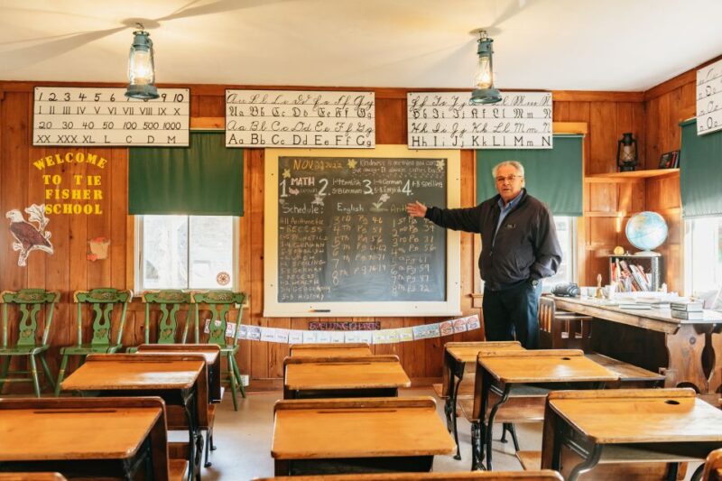 Lancaster: Amish Film, House, and Farmland Experience - Key Points