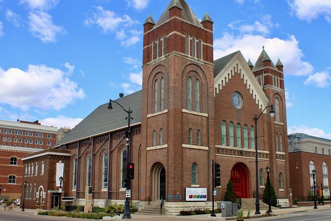 Land of Lincoln Smartphone Audio APP Self Guided Walking Tour - The Young Lincoln Mural and Civil War Connections