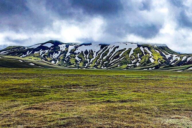 Landmannalaugar, Hekla, Sigoldugljufur 4x4 tour with Hiking - Visiting Ljótipollur: The Beautiful Explosion Crater