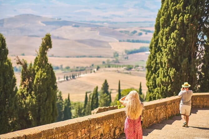 Lands of Brunello wine Pienza and Montalcino with Gourmet Lunch - Key Points
