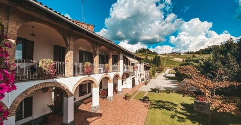 Langhe: Wine and Food Tasting Experience - Practical Details: Meeting Point and Group Size