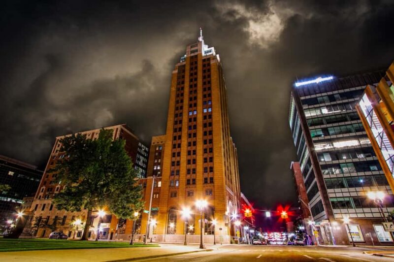 Lansing Ghost Tour: Lost Legends and Laments by Lanternlight - Who Will Appreciate This Lansing Ghost Tour?