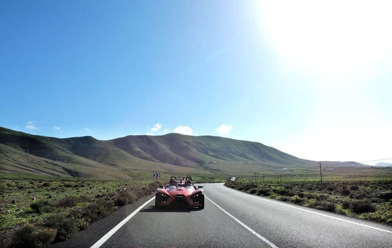 Lanzarote: 3-Hour Guided Polaris Slingshot Roadster Tour - Fishing Village of El Golfo and Los Hervideros