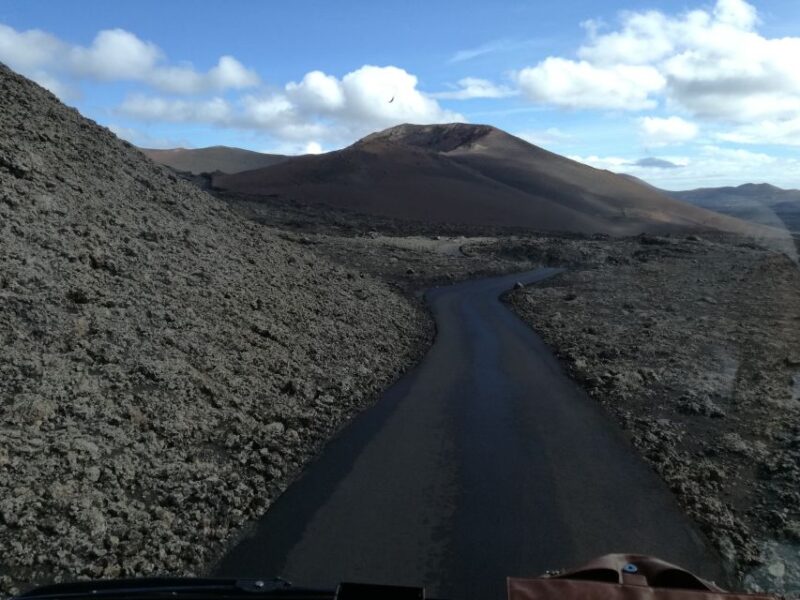 Lanzarote: 5-Hour Timanfaya National Park Southern Tour - Scenic Walks and Coastal Views