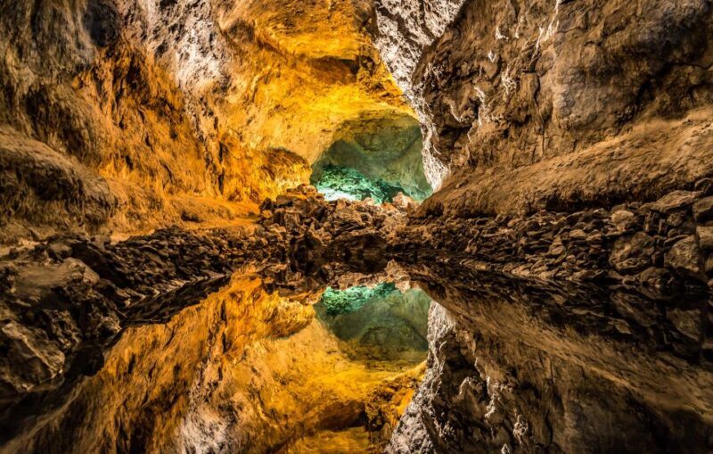 Lanzarote: Cueva de los Verdes & Jameos del Agua Tour - Explore Lanzarote’s Unique Underground and Artistic Marvels for $71