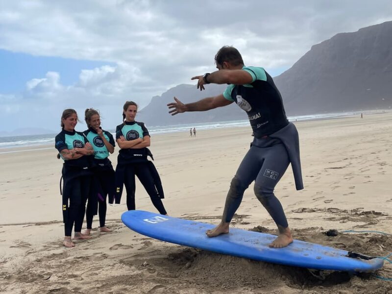 Lanzarote: dynamic surf lessons with friends or private lessons in Famara - Key Points
