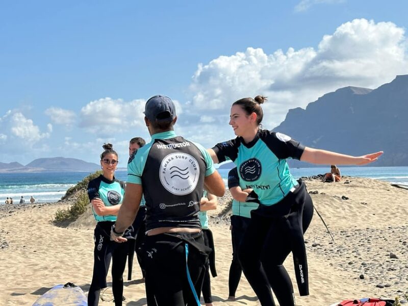 Lanzarote: dynamic surf lessons with friends or private lessons in Famara - Lanzarote’s Best-Priced, Personalized Surf Lessons in Famara