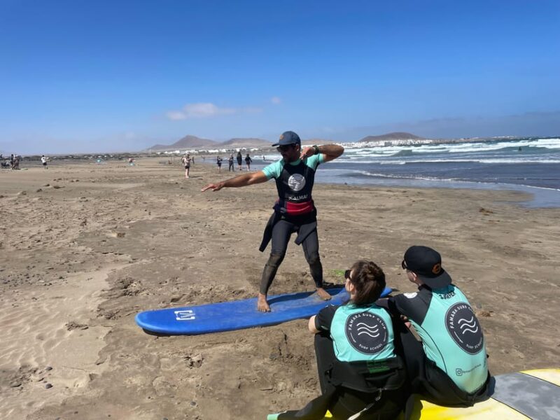 Lanzarote: dynamic surf lessons with friends or private lessons in Famara - Why Choose This Surf Lesson in Famara?