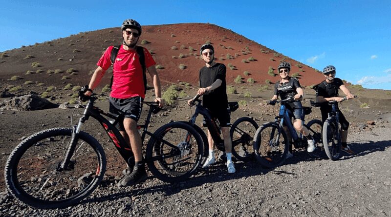 Lanzarote: Guided ebike tours around the volcanoes - Visiting the Red Volcano and Volcanic Bombs