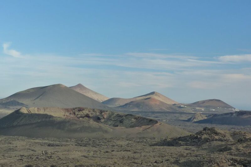 Lanzarote: Guided Volcano Hike with Transfers - Starting Point at the Roadside Parking Spot