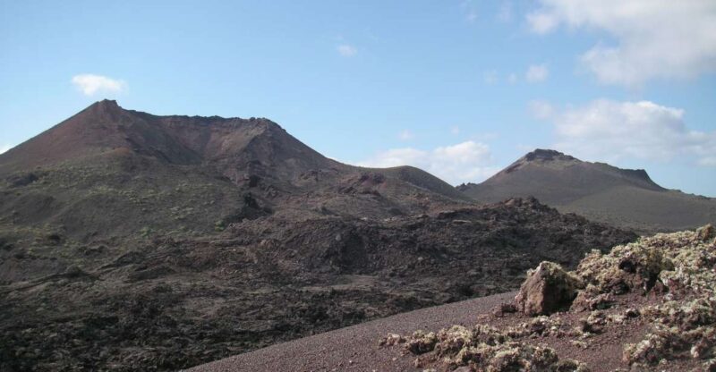 Lanzarote: Guided Volcano Hike with Transfers - Learning About the Island’s Eruption History