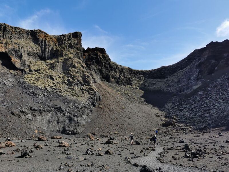 Lanzarote: Guided Volcano Hike with Transfers - Crossing the Lava Fields and Summit Climb