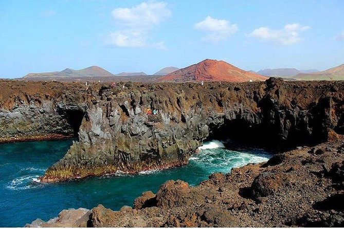 Lanzarote Highlights. Private Tour with Pickup (price per vehicle, not p.p.) - Panoramic Views from Mirador del Río