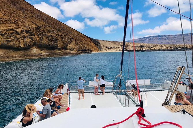 Lanzarote: La Graciosa island cruise with lunch and water activities - Practical Tips and Considerations