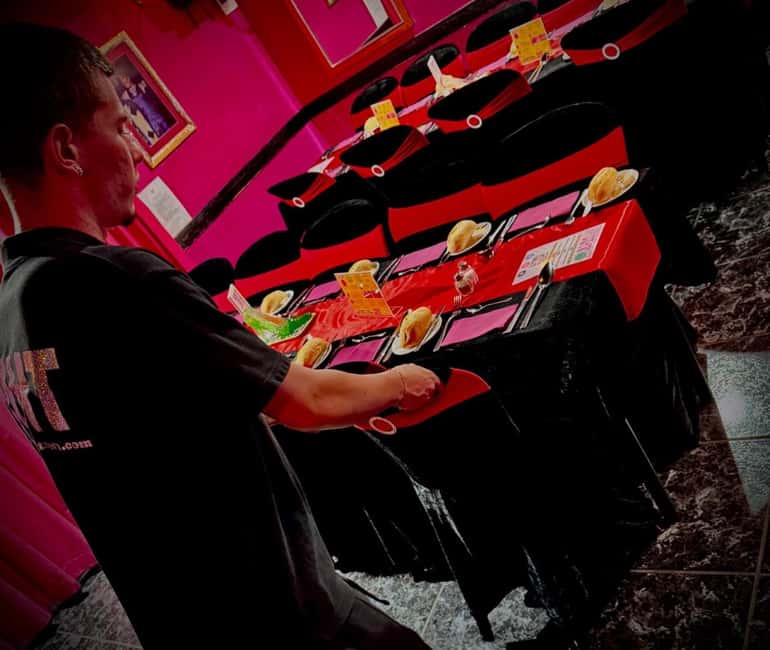 Lanzarote: MHT Comedy Drag Dinner Show - Lanzarotes Premier Comedy Drag Dinner Show in Puerto del Carmen