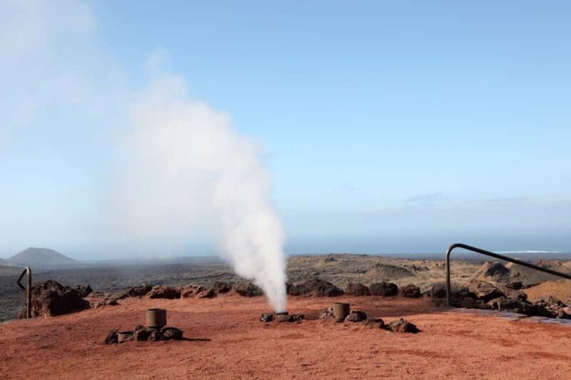 Lanzarote: Private Full-Day Tour - Timanfaya National Park: Volcanoes and Geothermal Demonstrations