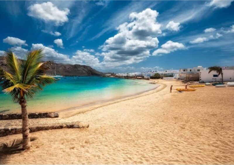 Lanzarote: Teguise Handicraft Market and La Graciosa Island - Practical Details and Accessibility