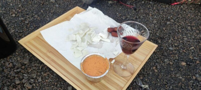 Lanzarote: Timanfaya Natural Park Trekking Tour - Guides and Their Expertise