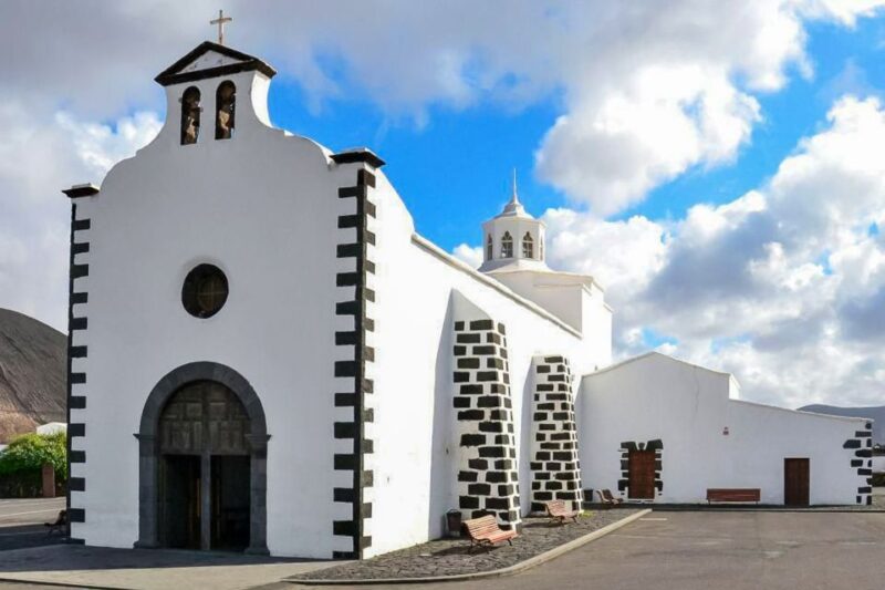 Lanzarote: Timanfaya Park and Jameos del Agua Full-Day Tour - The Experience of the Guides and Drivers
