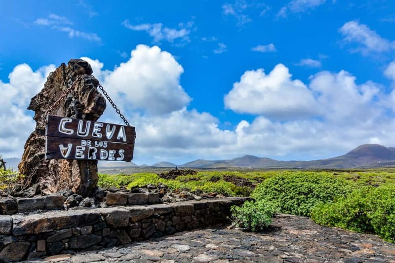 Lanzarote: Timanfaya Park, Jameos Agua, & Cueva Verdes Tour - Guided Tour Experience and Languages