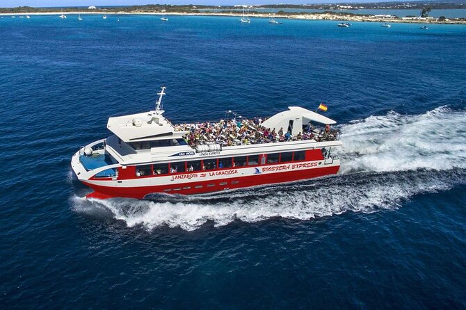 Lanzarote Tour: Lagomar Museum, Guatiza Cactus Garden & La Graciosa Island - Scenic Coastal Cruise on a Glass-Bottomed Catamaran