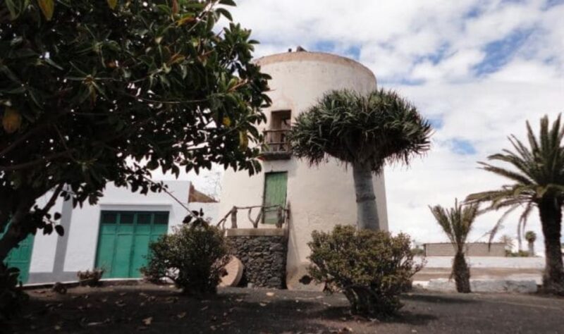 Lanzarote: Visit a traditional mill and taste our gofio. - Logistics and Accessibility