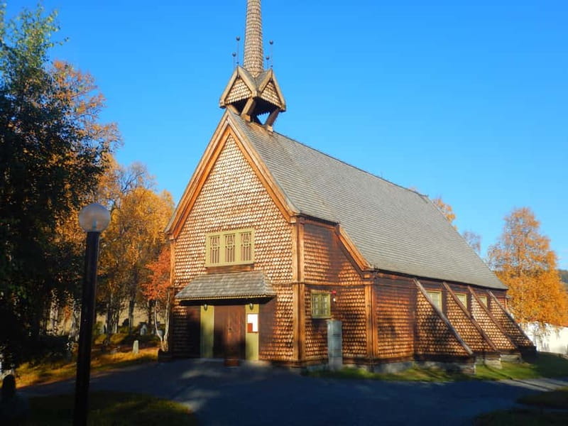 Lapland: A day on the trail of the Sami indigenous people - Climbing the Potato Hill and Overlooking the Landscape