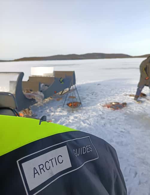 Lapland: Winter Pike Fishing Safari - Expert Guides and Learning Opportunities