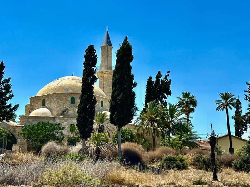 Larnaca: private guide to explore the Top-Sightseeings - The Guide’s Personal Touch and Local Knowledge