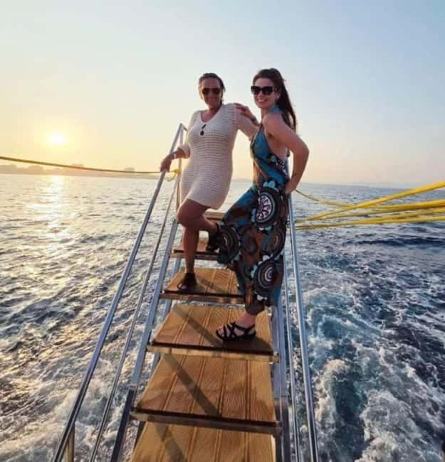 Larnaca: Sunset Cruise with Unlimited Wine & Beers - Marine and Seabed Views from the Underwater Cabin