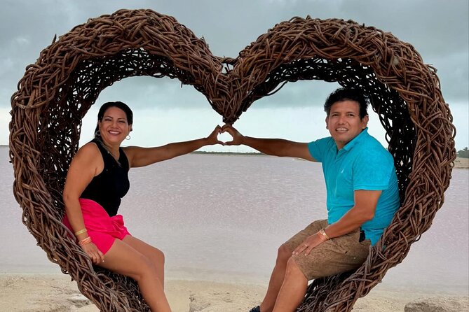 Las Coloradas Pink Lakes & Río Lagartos Boat Experience - Lunch at a Local Restaurant: Tasting Yucatáns Flavors