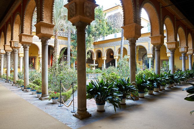 "Las Dueñas" Palace ticket + Audioguide - Navigating the Palace’s Architecture and Style