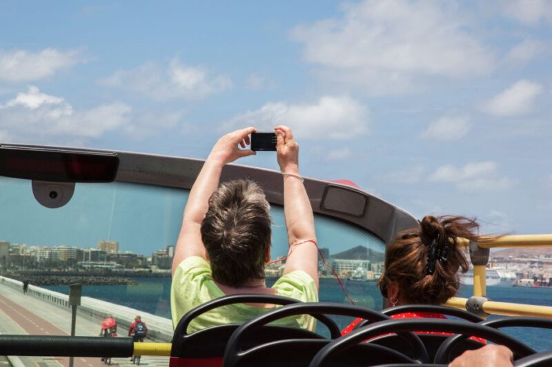 Las Palmas: City Sightseeing Hop-On Hop-Off Bus Tour - Exploring Key Stops: The Waterfront and Old Town