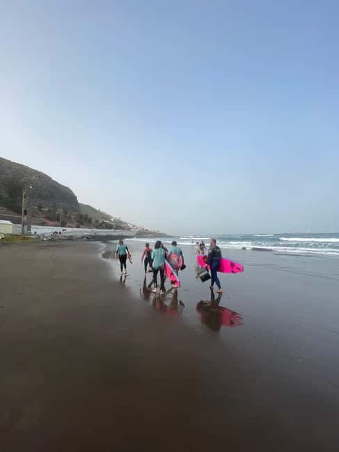 Las Palmas de Gran Canaria: Group surf lesson on La Laja beach - The Expert Instructors from Wavelovers