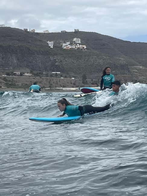 Las Palmas de Gran Canaria: Group surf lesson on La Laja beach - The Atmosphere and Community Feeling