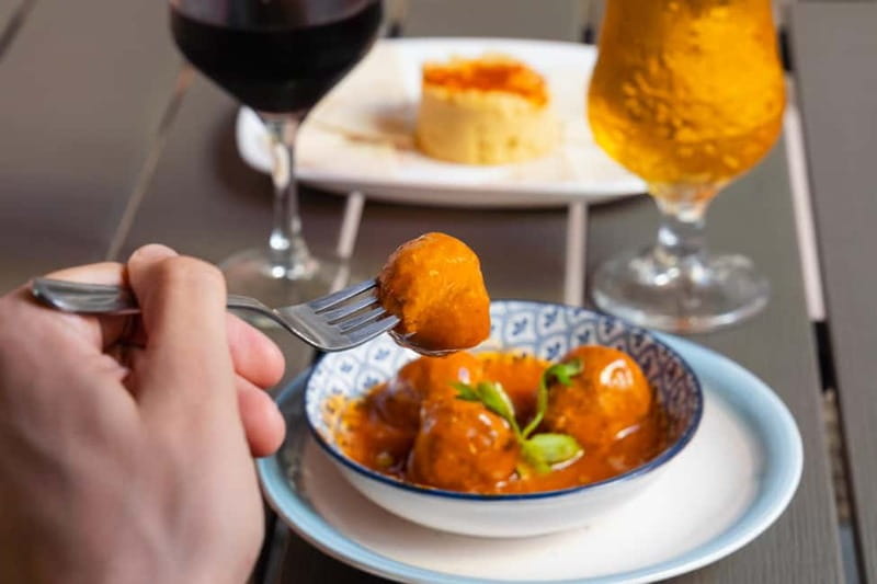 Las Palmas: Gourmet Tapas and Wine Tour in the Old Town - Discover the Flavors of Las Palmas’ Old Town with a Self-Guided Tapas and Wine Tour