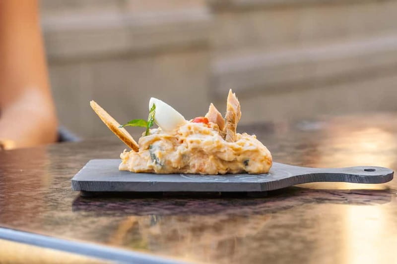 Las Palmas: Gourmet Tapas and Wine Tour in the Old Town - Accessibility and Ease of Participation