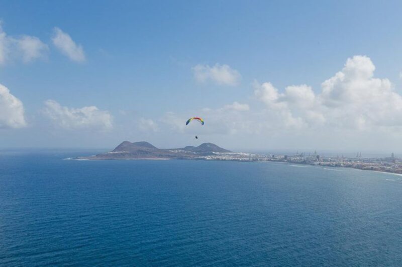 Las Palmas: Paragliding Tandem Flight with Instructor - The Guides and Their Customer Service