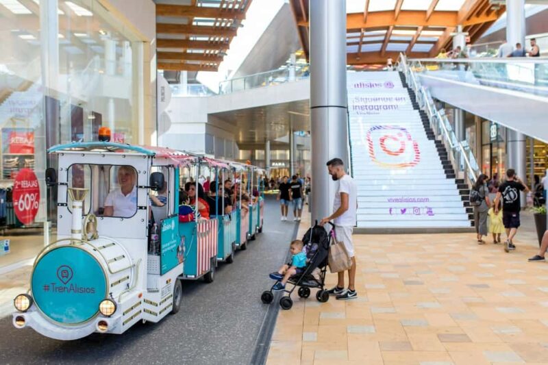 Las Palmas Sight and Shopping Full Day Tour - Exploring Vegueta: The Old Town’s Charm and Charmers