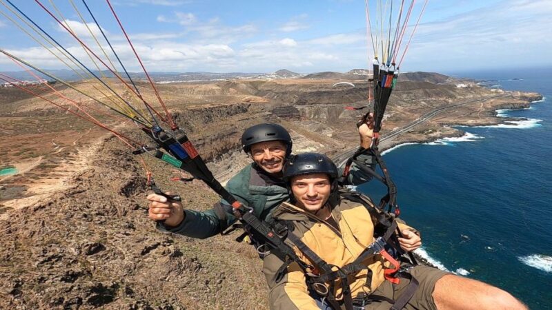 Las Palmas: tandem paragliding flights for everyone - What the Flight Over Las Palmas Feels Like