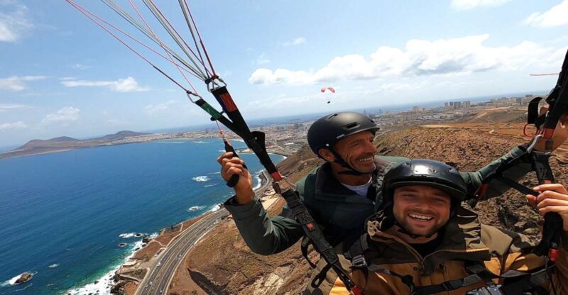 Las Palmas: tandem paragliding flights for everyone - Safety and Equipment Included
