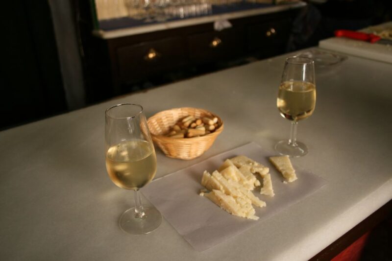 Las Palmas: Tapas and Drinks in the Beauty of the Old City - Customization and Private Options for Special Events