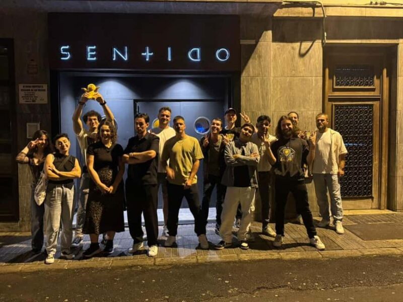 Las Palmas: Weekly Pub Crawl - The Role of the Guides in Creating a Friendly Atmosphere