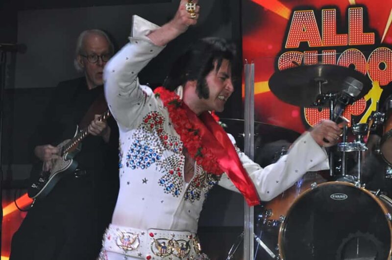 Las Vegas: All Shook Up - The Ultimate Elvis Tribute - The Audience Engagement and Atmosphere