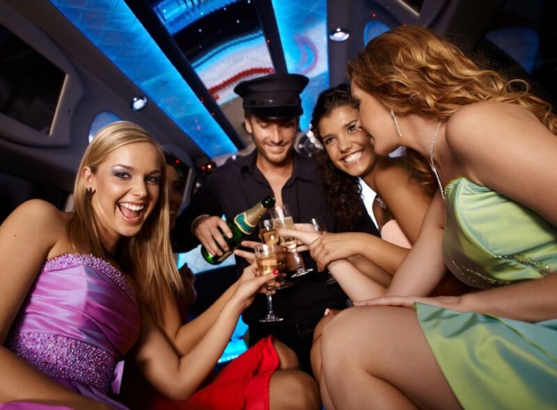 Las Vegas: Bachelorette Party Bus Club Crawl - The Venue Visits and Their Atmosphere