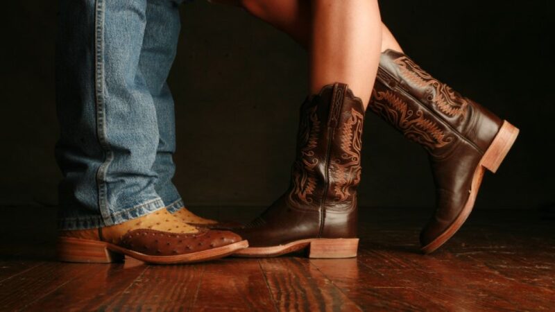 Las Vegas: Country Bar Crawl by Party Bus w/ Mixed Drinks - Visiting Three Top Vegas Country Bars