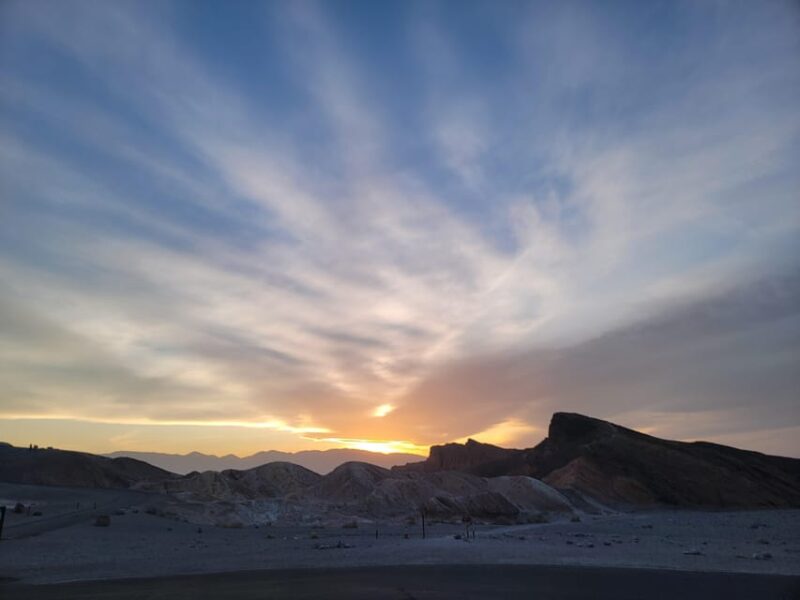 Las Vegas: Death Valley Sunset and Stargazing Day Tour - Guide Expertise and Customer Service